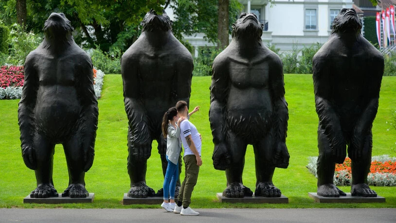 Imposante Entdeckungen: Die Skulpturen der «Bad Ragartz» sind noch bis Ende Oktober zu bestaunen.