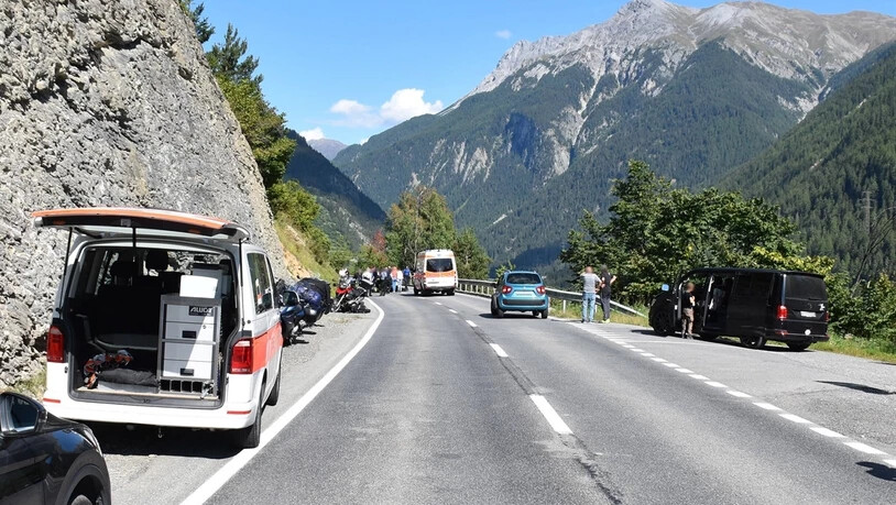 Zwei Töfffahrer verletzten sich am Sonntagnachmittag in Crusch bei Sent.