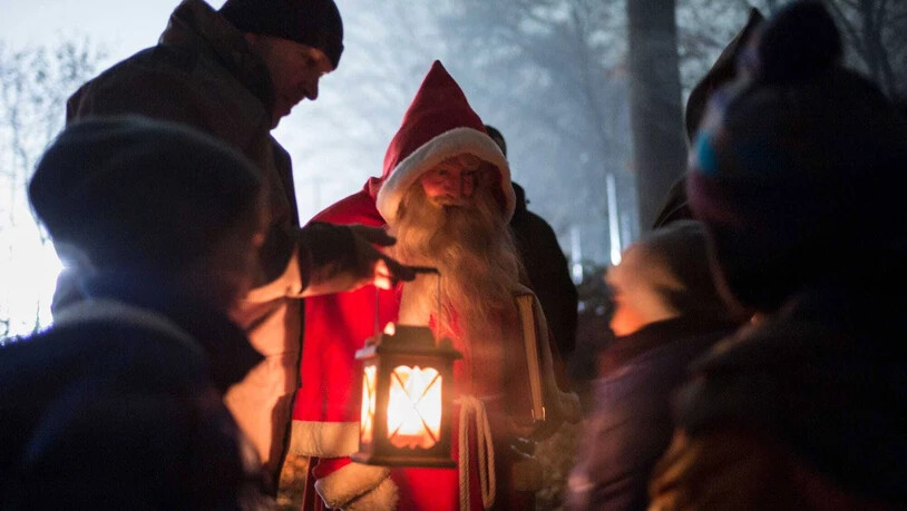 Mit Mandarinen, Schokolade – vielleicht sogar mit Rute –,  aber definitiv ohne Zertifikatspflicht: Der Samichlaus ist bald wieder im Glarnerland unterwegs.