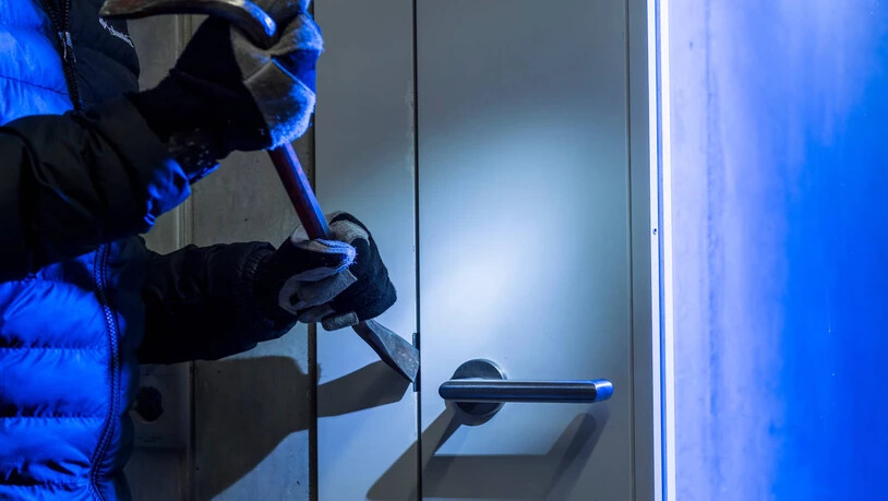 Aufgepasst: Im Oberengadin wurde vermehrt in Wohnungen eingebrochen. Um sich vor Einbrüchen zu schützen, ist es wichtig, dass alle Türen und Fenster verschlossen werden.