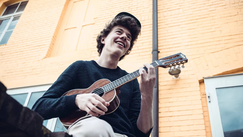 Am Langen Samstag zu hören: Der Emser Musiker Tamino Weggler von der Band Noxx tritt in der Stadtbibliothek auf.
