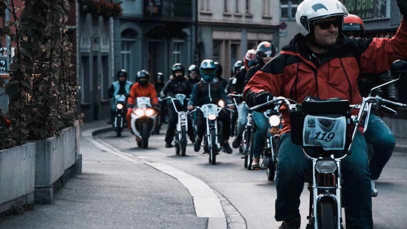 Die Tour führt durch das Churer Welschdörfli, über den San-Bernardino-Pass und danach ins Tessin bis nach Ascona.