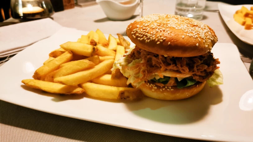 Grosse Auswahl: Das «Capricorn» punktet mit einer vielfältigen Speisekarte. Unter anderem kann zwischen sieben verschiedenen Burger gewählt werden.