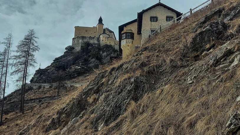 Fast 1000 Jahre zurück: Seit dem Jahr 1040 gibt es das Schloss Tarasp.