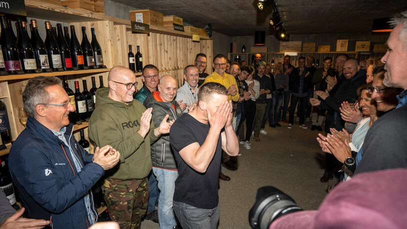 Grosse Emotionen: Snowboarder Galmarini ist überwältigt.