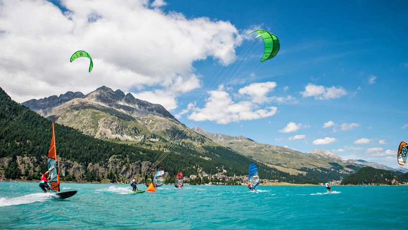 Bewährte Highlights: Wassersportler geniessen ihre Freizeit auf dem Silvaplanersee.