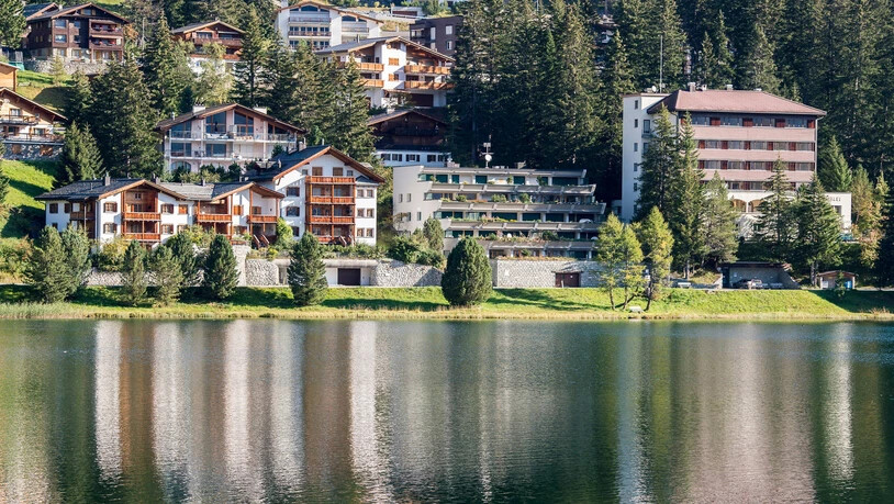 Zweitwohnungen sorgen für höhere Mieten: Feriendestinationen wie etwa St. Moritz, Davos oder Arosa (im Bild) mit vielen Zweitwohnungen sind tendenziell stärker von steigenden Mieten betroffen. 