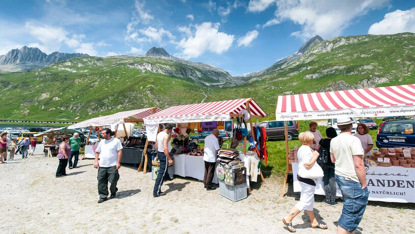 15 Jahre Psassmärkte: Impression vom Passmarkt der Alpinavera auf dem Oberalppass.