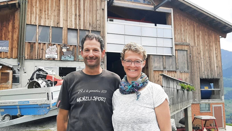 Eingespieltes Team: Silvan und Rahel Caduff besitzen den Hof Curoms in Morissen.