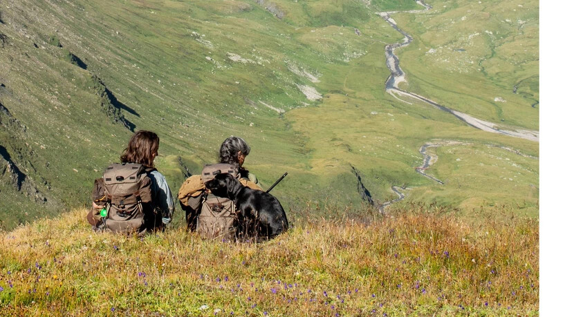 Jäger und Sammler: Im Open-Air-Kino geht es um Wildtiere mit allem, was dazugehört.