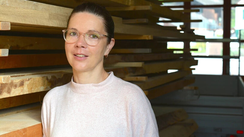 Will den Handwerkern etwas bieten: Andrea Stüssi von der Schreinerei Luchsinger AG in Schwanden hat ausser der 4-Tage-Woche noch andere berufliche Anreize bei ihr in der Firma zu bieten.
