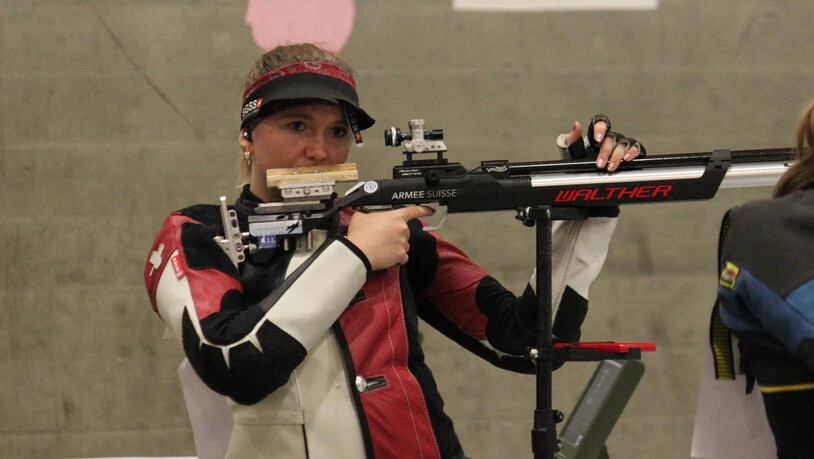 Volle Konzentration: Muriel Züger zeigt im Gewehr-Wettkampf starke Nerven und siegt am Ende im Shoot-Off.