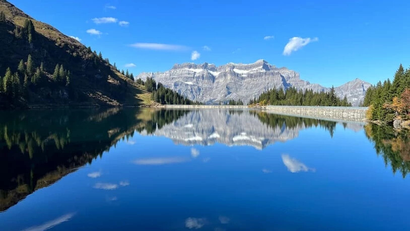 Der Heimwehglarnerin Gaby Schmitter-Schrepfer gelang auf der Mettmenalp dieser Schnappschuss vom Garichtisee.