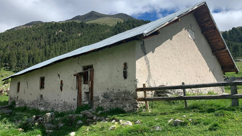 Von der Alp zur SAC-Hütte: Die baufällige Alp Sprella soll künftig als touristische Unterkunft genutzt werden.