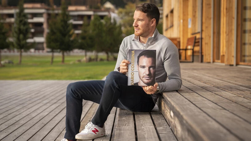 Neuer Fokus Der ehemalige Langläufer Dario Cologna posiert mit seinem Buch «Die Erfolgsformel» in Davos.