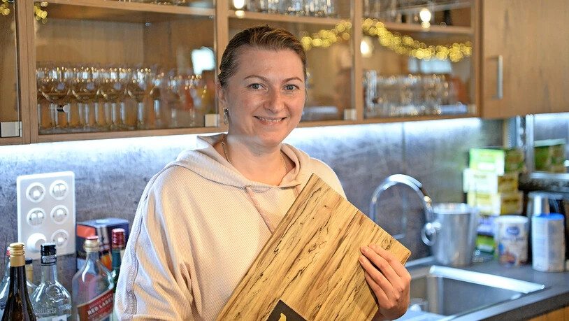 Bis an die eigenen Grenzen: Tatiana Salzmann hilft geflohenen Ukrainern und Ukrainerinnen bei der Integration im Glarnerland und sie organisiert Hilfe vor allem für Kinder und Familien im kriegsversehrten Heimatland.