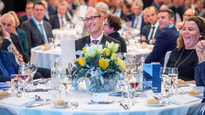 Ehrengast: Martin Candinas verfolgte das Programm an vorderster Front. 