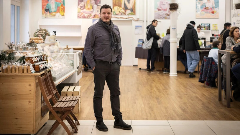 Grosse Pläne: Fritz Pechal und der Verein «IG Markthalle Glarus» wollen die Alte Post sieben Tage pro Woche beleben.