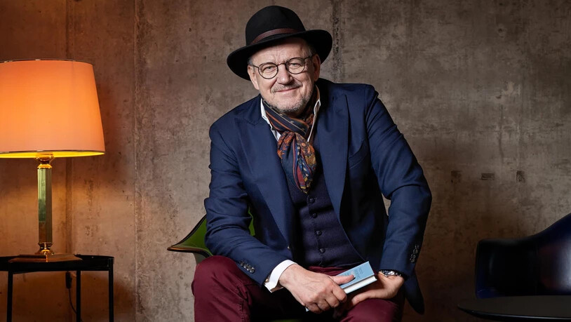 Vielseitig tätig: Schriftsteller Melchior Werdenberg hat den Welterfolg «L'éléphant de l'ombre» für deutsch- und romanischsprachige Kinder zugänglich gemacht.