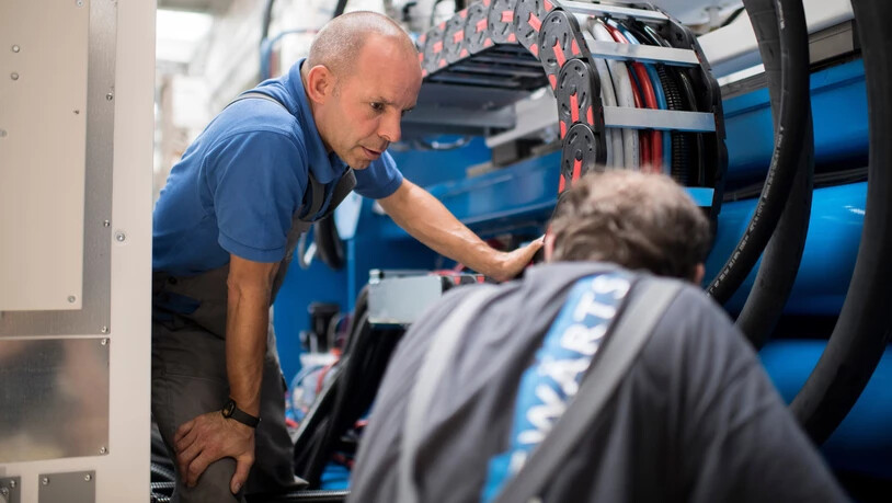 Stellen bleiben länger unbesetzt: Glarner Firmen müssen brauchen oft Geduld, um die richtigen Fachkräfte zu finden.