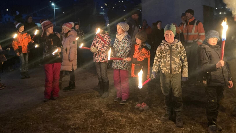 Grosses Fridlisfüür in Engi: Auf dem Sportplatz Wyden ist der Tradiontionsanlass …