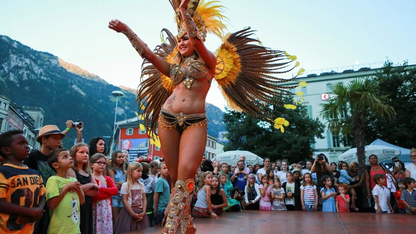 Etwas Rio für Glarus: Das Calle Caliente hatte 2016 auch kleine Fans.