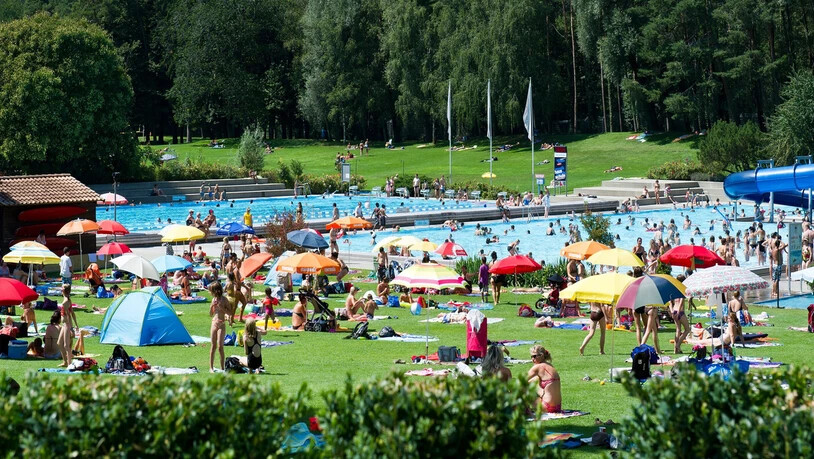 Ab ins kühle Nass: Nicht nur in der Oberen Au in Chur ist für Abkühlung gesorgt.