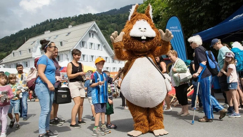 Jährlich grüsst das Murmeltier: Jedes Jahr unterhält das Städtlifest-Maskottchen in Ilanz die Gäste.