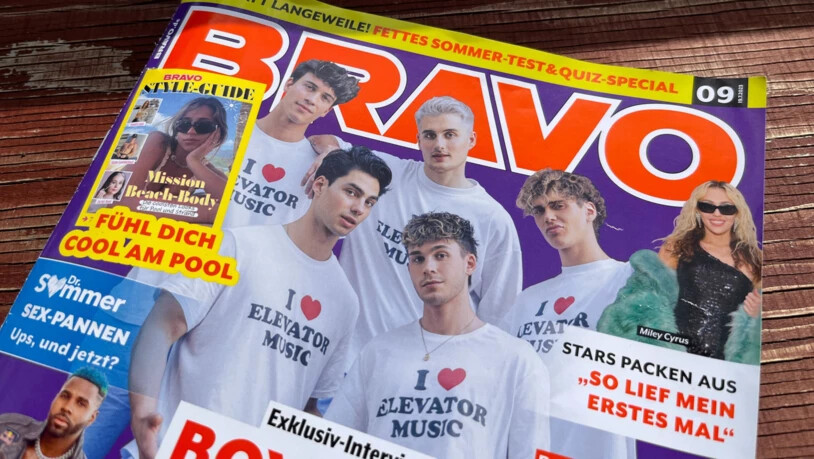 Elevator was? Die «Elevator Boys» sind eine Gruppe von fünf Männern aus Deutschland, die 2021 durch Memes mit Fahrstuhl-Szenen auf TikTok bekannt wurde und heute anscheinend Titelseiten erobert. 