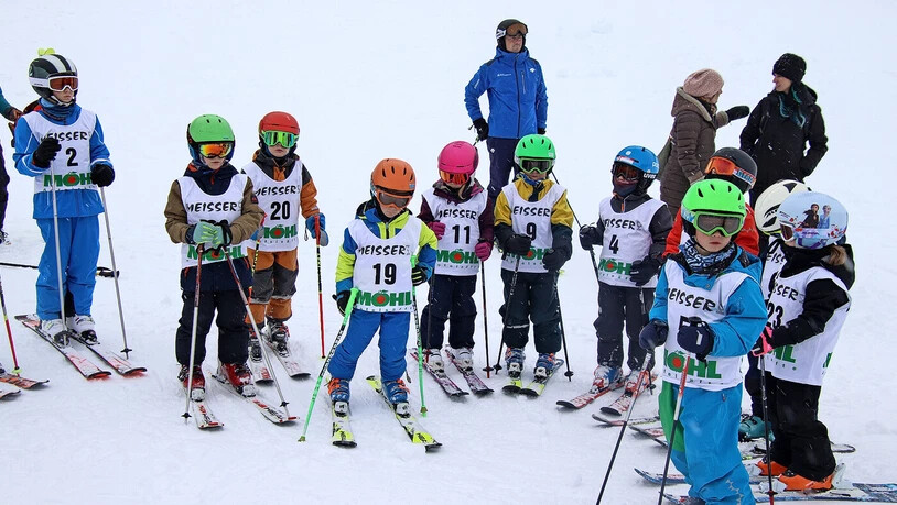 Skifahrer wie Snowboarder werden am 9. Dezember wieder in verschiedene Leistungsgruppen eingeteilt.  