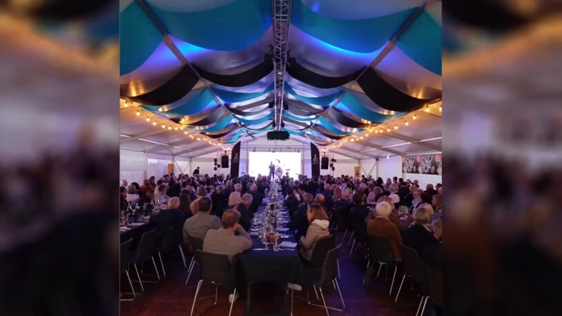 Stimmung über die Auffahrtstage: Im letzten Jahr fand das Maibaumfest in einem Zelt statt. Neu wird es in der Stadthalle über die Bühne gehen.