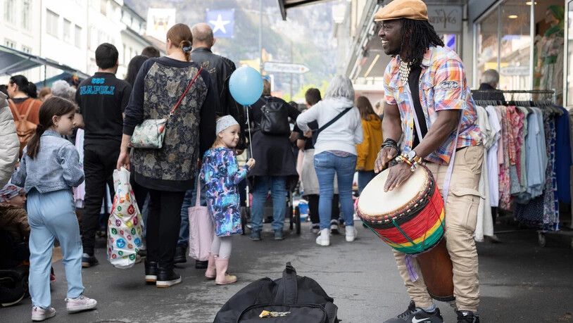 Feiern mit Massa: Die Rhythmen und die Lebenslust von Massa Kone passen für unseren Fotografen zum Frühlingsanfang.