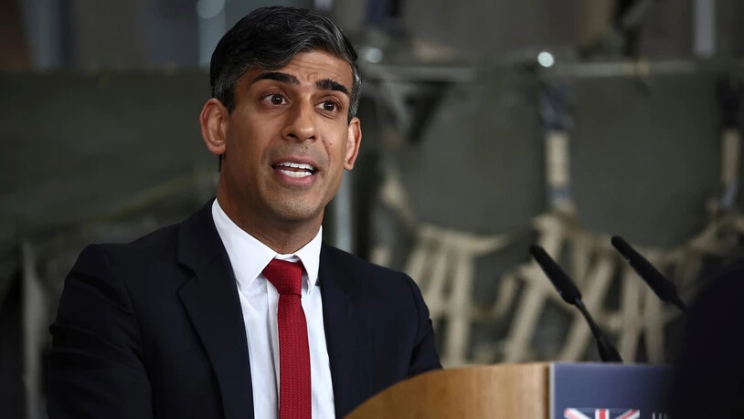 Markiert den Starken: Der britische Premier Rishi Sunak weigert sich, Geflüchtete aus Irland zurückzunehmen. Markiert den Starken: Der britische Premier Rishi Sunak weigert sich, Geflüchtete aus Irland zurückzunehmen.