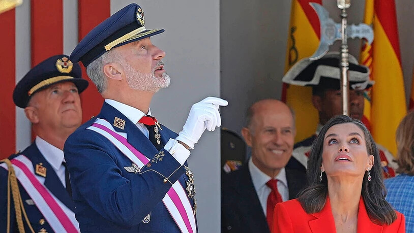 Bei einer Militärparade Ende Mai: König Felipe und Königin Letizia machen seit zehn Jahren eine gute Figur. Bei einer Militärparade Ende Mai: König Felipe und Königin Letizia machen seit zehn Jahren eine gute Figur.