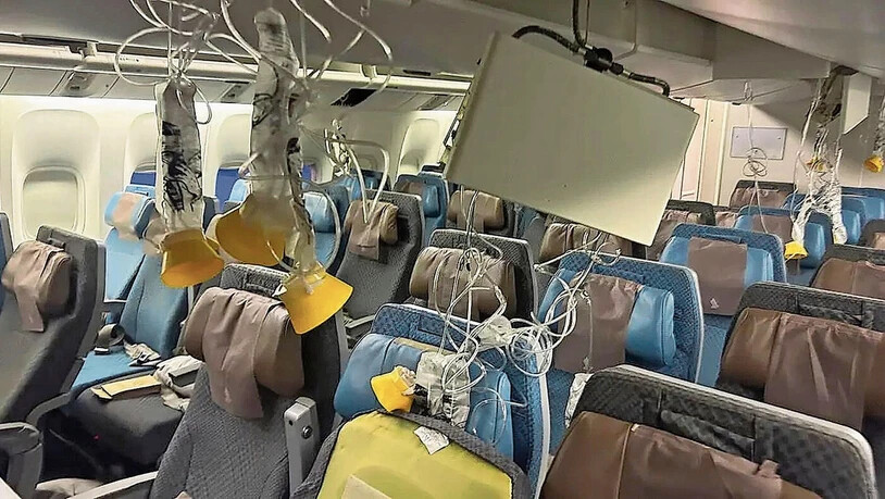 Flugs SQ321: So sah die zerstörte Kabine des nach der Notlandung in Bangkok aus.