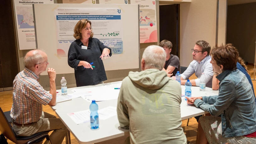 Tempi passati: Andrea Frei Gschwend leitet eine Arbeitsgruppe beim öffentlichen Forum im «Kreuz» zur Ortsplanungsrevision in Rapperswil-Jona im Septembe 2022.