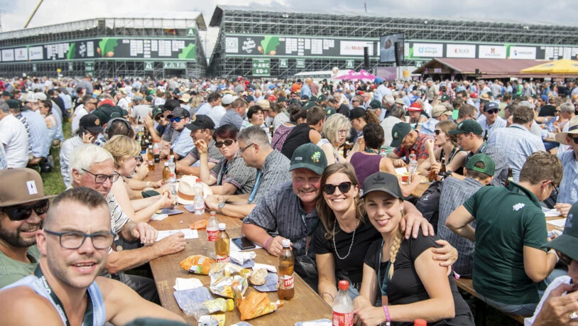 Eines der grössten Volksfeste der Schweiz: Am Esaf in Mollis werden täglich 150'000 Besucherinnen und Besucher erwartet. Das Esaf im Jahr 2022 lockte insgesamt 400'000 Gäste nach Pratteln ins Baselbiet.