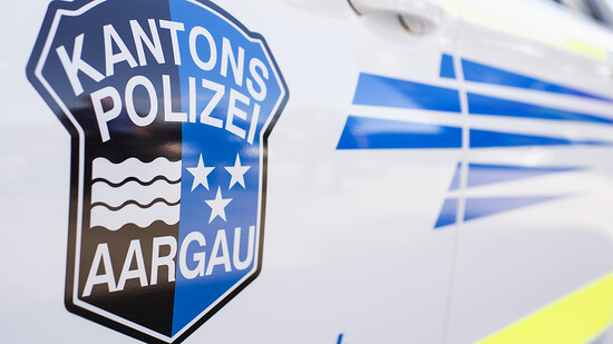 Die Kantonspolizei Aargau musste im September zu einem bislang in der Öffentlichkeit nicht bekannten Tötungsdelikt in Lenzburg AG ausrücken. Eine 58-jährige Frau soll ihre 92-jährige Mutter vorsätzlich getötet haben. (Symbolbild)