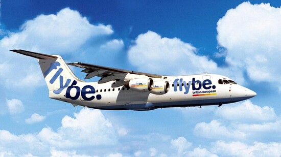 Weniger als ein Jahr nach ihrem Neustart hat die britische Regionalfluglinie Flybe erneut Insolvenz angemeldet. Alle Flüge aus und nach Grossbritannien seien abgesagt worden, teilte das Unternehmen am frühen Samstagmorgen bei Twitter mit. (Archivbild)