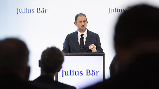 Julius Bär-CEO Philipp Rickenbacher verdient 2022 weniger als im Jahr davor (Archivbild)