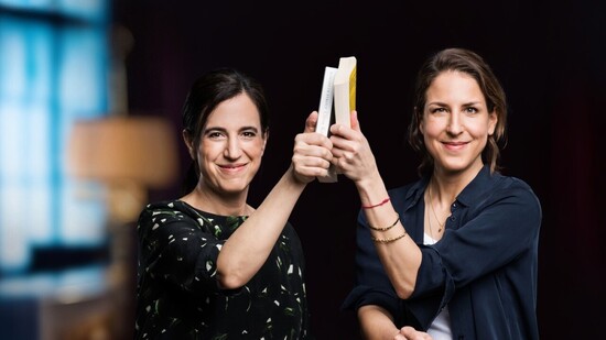 Laura de Weck (rechts) und Jennifer Khakshouri (links) moderieren ab Herbst den "Literaturclub" im Schweizer Fernsehen.
