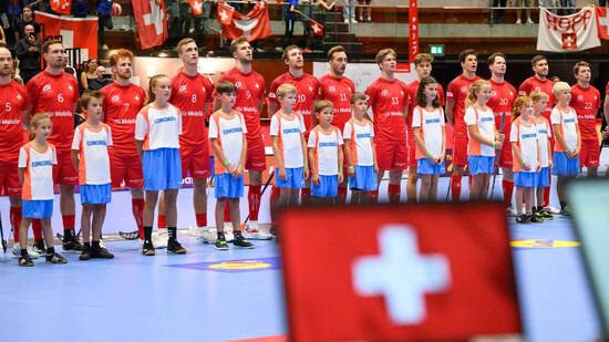 Guter Zusammenhalt: Die Schweizer Unihockey-Nationalmannschaft weiss, wie wichtig der Teamgeist ist.