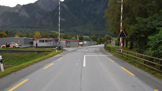 Bei diesem Bahnübergang ist es zum Unfall gekommen.