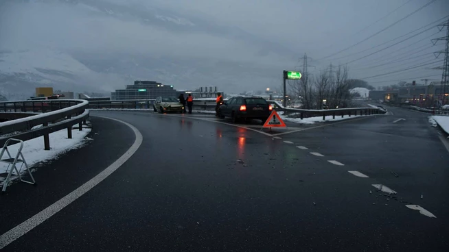 Beim Kreisel in Chur Süd kam es zum Unfall. Verletzt wurde niemand.