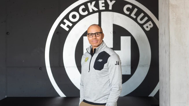 Mit einem guten Gefühl in die neue Saison: Sportchef Jan Alston ist von den Qualitäten des HC Davos überzeugt.