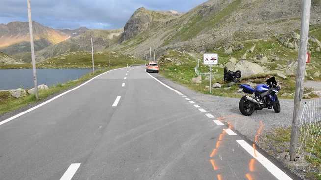 Lernfahrer: Ein 18-jähriger Töfffahrer erkannte das Abbremsen seines Kollegen nicht und kollidierte daraufhin mit ihm. 