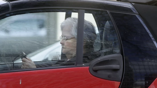 Die Technik lenkt viele Autofahrer ab.