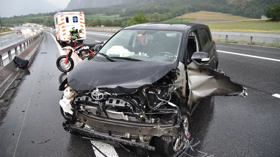 Die Fahrzeuglenkerin des Unfallwagens wurde leicht verletzt.