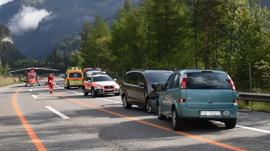 Dieser Unfall forderte sechs verletzte Personen. 