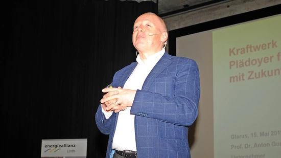 Zuversichtlich: Anton Gunzinger bei seinem Referat in Glarus.